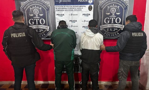 Robo, allanamientos y captura de dos hombres