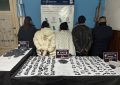 Allanaban una casa por una denuncia de abuso de armas y encontraron droga lista para la venta