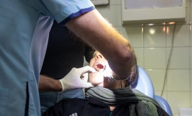 Entregaron prótesis dentales a vecinos y vecinas de Quilmes
