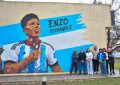 Para Enzo Fernández, un mural de campeón en Florencio Varela