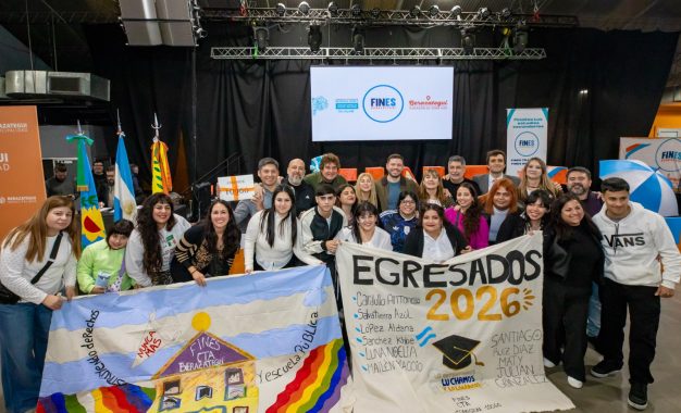 Más de 280 berazateguenses finalizaron sus estudios secundarios con el Plan FinEs 2