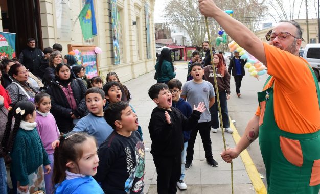 Vacaciones de invierno en Varela: magia y humor para compartir en familia