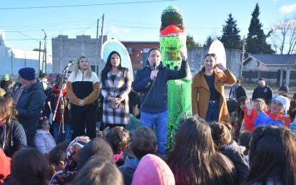 Una jornada soleada con juegos para las niñas y los niños en Ingeniero Allan