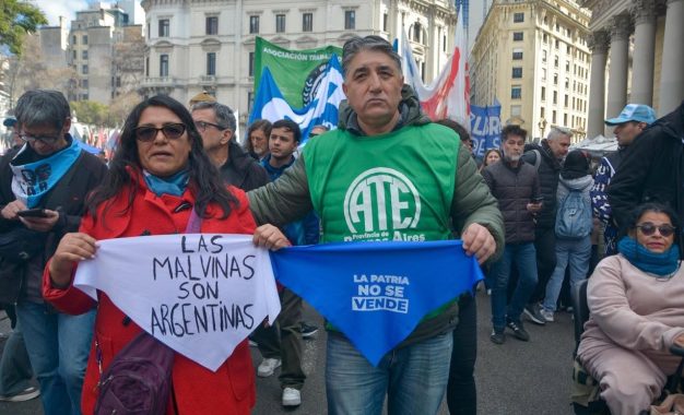 ATE Quilmes participó de la marcha por “Techo, Tierra, Paz, Pan y Trabajo”