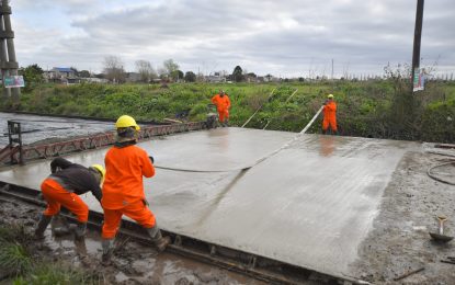 Obra reactivada en Florencio Varela: pavimentación de avenida Cariboni