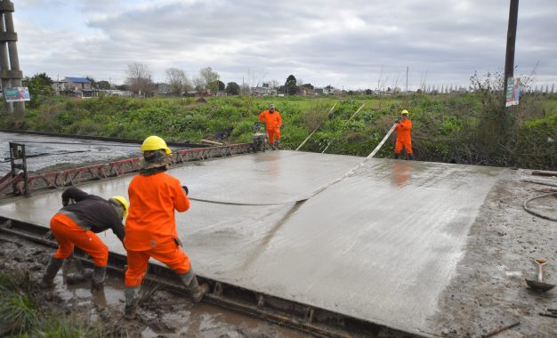 Obra reactivada en Florencio Varela: pavimentación de avenida Cariboni