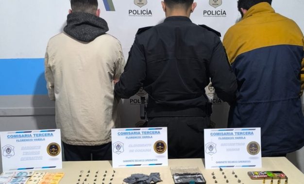 Allanamientos en Florencio Varela: secuestraron cocaína, dinero y municiones y detuvieron a dos personas
