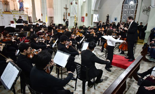 La Orquesta Sinfónica Municipal deleitó al público con melodías icónicas