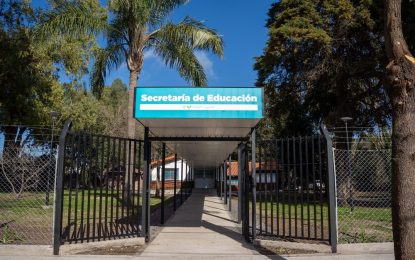 Watson presentó la nueva sede de Educación y sumó tres camiones a la flota municipal