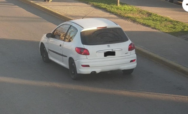 Las cámaras del Centro de Monitoreo Municipal detectaron un automóvil con pedido activo por hurto