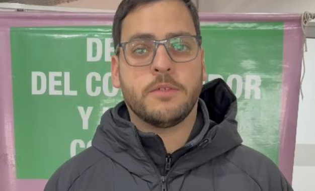 Compró un producto por internet y recibió una caja con piedras