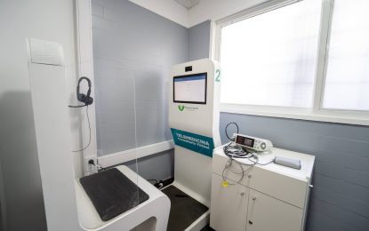 El gobierno varelense instaló una cabina de atención médica en el Centro de Salud de Km. 26,700