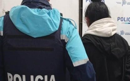 Intentaron robar una escuela de Varela y fueron descubiertos por las cámaras: una mujer quedó aprehendida