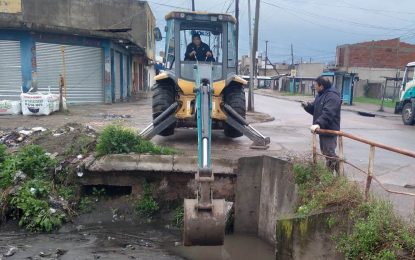 Trabajos de servicios públicos en barrios varelenses después del temporal