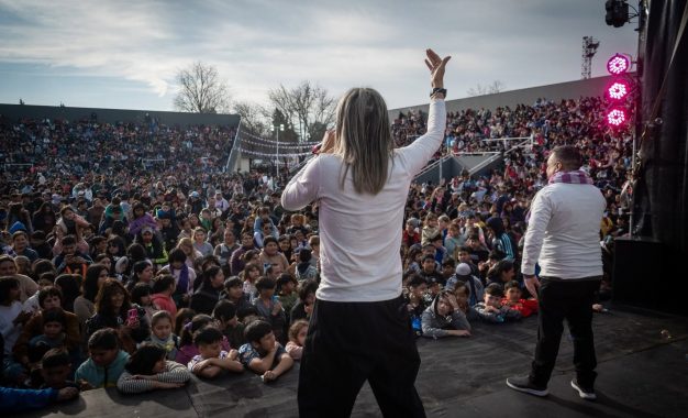 Miles de familias quilmeñas participaron del Festival de las Niñeces en el Polideportivo Municipal