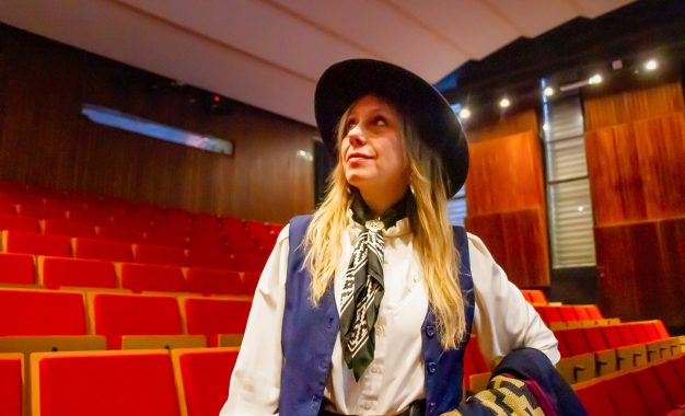 La cantante berazateguense Lucía Ceresani representará al distrito en los Alpes suizos