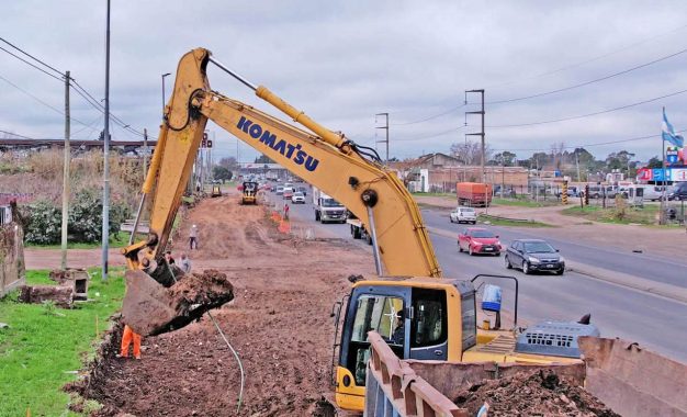 Avanza la construcción de nuevas colectoras sobre la Ruta 4 en Almirante Brown