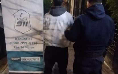 Berazategui: lo detuvieron tras robar pertenencias de un auto y lo encontraron con herramientas para abrir vehículos