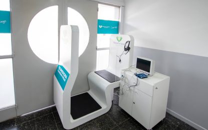 Andrés Watson supervisó la puesta en funcionamiento de un nuevo tótem de Telemedicina en La Capilla