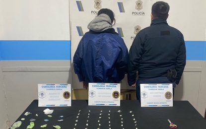 Allanaron dos viviendas en Varela: detuvieron a un hombre y secuestraron 48 envoltorios de cocaína