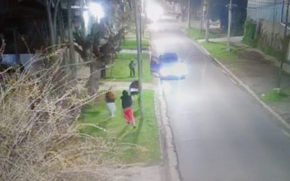 Un seguimiento en tiempo real culminó con dos detenidos por un robo en la vía pública