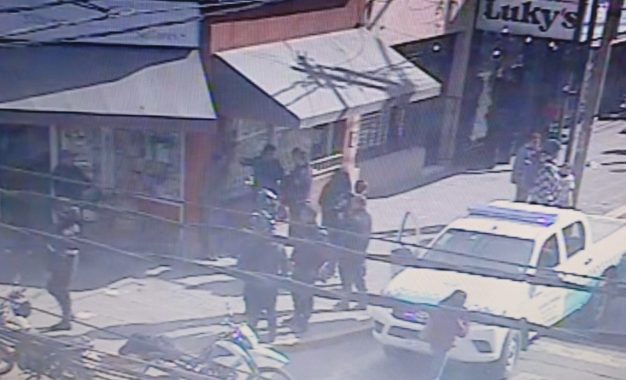Asaltaron a un hombre y los detuvieron tras una persecución en pleno centro de Varela