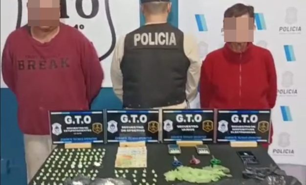 Dos detenidos y cocaína secuestrada tras allanamientos por venta de drogas en Varela