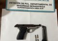 Escapó de la policía y desde una casa dispararon contra los efectivos: un detenido y un arma secuestrada