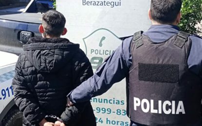 Asaltaron a una mujer, le robaron la moto y otras pertenencias, y huyeron: un sujeto fue aprehendido