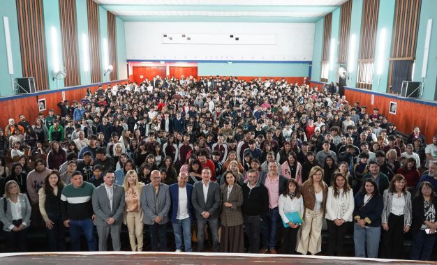 El Municipio coordinó con el ámbito educativo y judicial un espacio de debate sobre salud mental para estudiantes secundarios