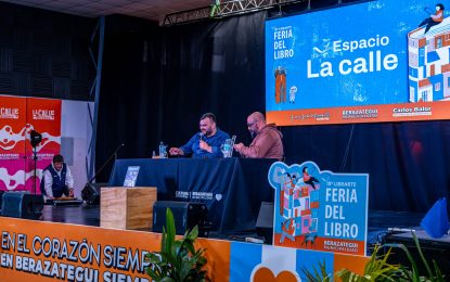 Con figuras destacadas, se desarrolla la Feria del Libro de Berazategui