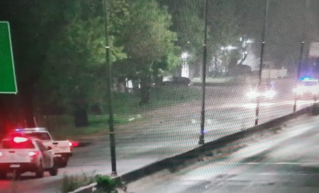 Un intento de fuga culminó con la aprehensión de 3 sujetos y el secuestro de un arma de fuego