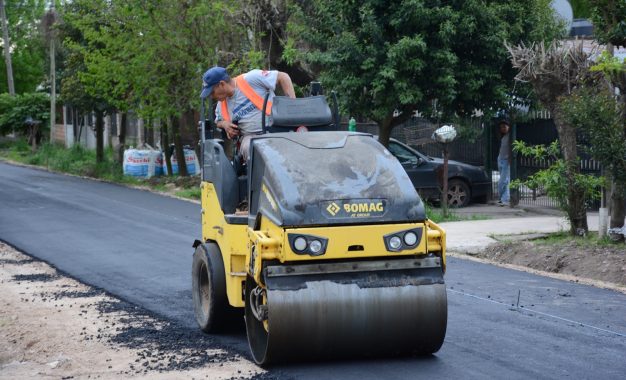 Pavimentan nuevas arterias en el barrio Infico