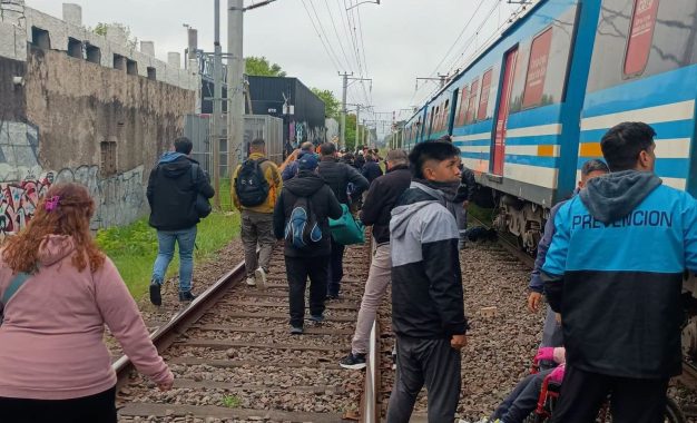 Un joven de 19 años murió tras ser arrollado por el Tren Roca en Quilmes
