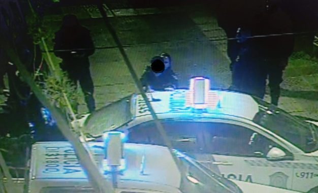 Dos mujeres terminaron detenidas tras pelearse con cuchillos en pleno centro de Florencio Varela