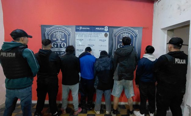 Intervención policial por agresión y tenencia de estupefacientes en Varela