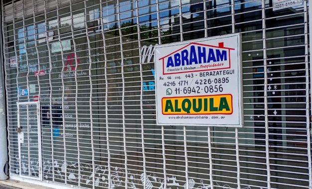 Locales en alquiler en la avenida 14 de Berazategui, en medio de la caída del consumo