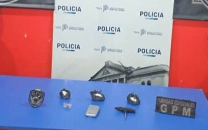 Dos jóvenes fueron aprehendidos con más de 158 gramos de cocaína en Varela